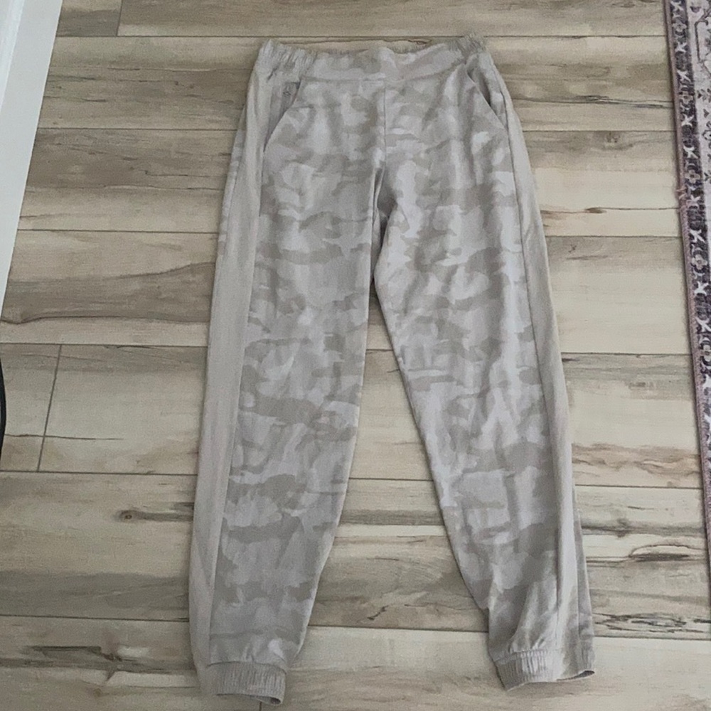 Athleta size 4 joggers